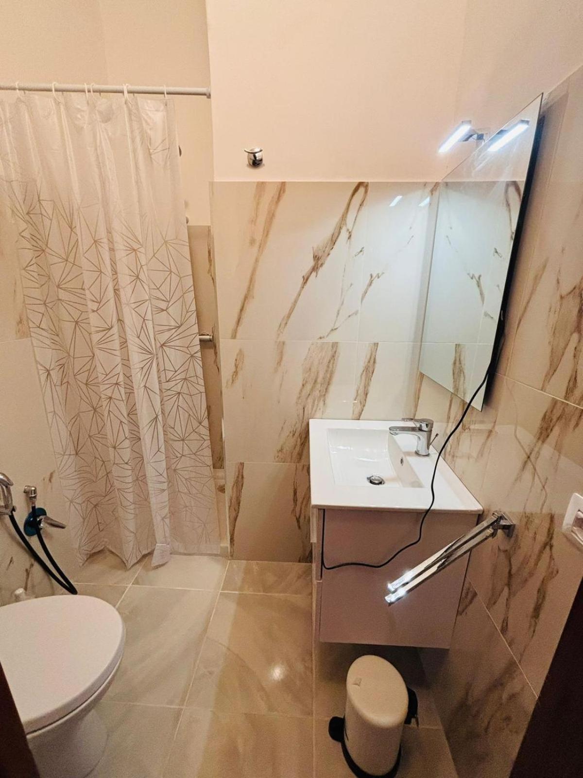 בארי Matthias Central Rooms And Accomodation מראה חיצוני תמונה