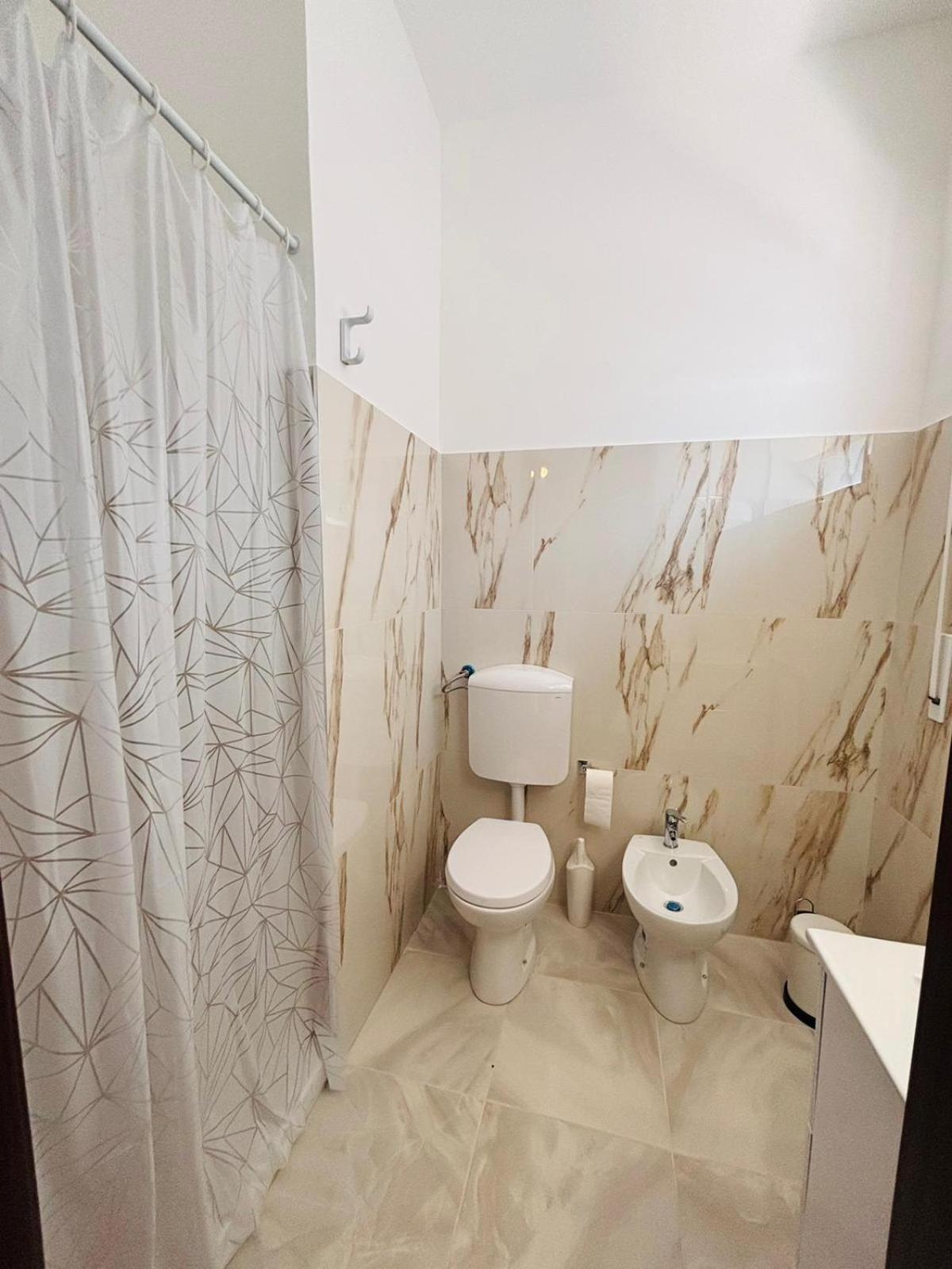 בארי Matthias Central Rooms And Accomodation מראה חיצוני תמונה